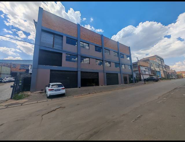 2,289M² WAREHOUSE FOR SALE IN OPHIRTON
